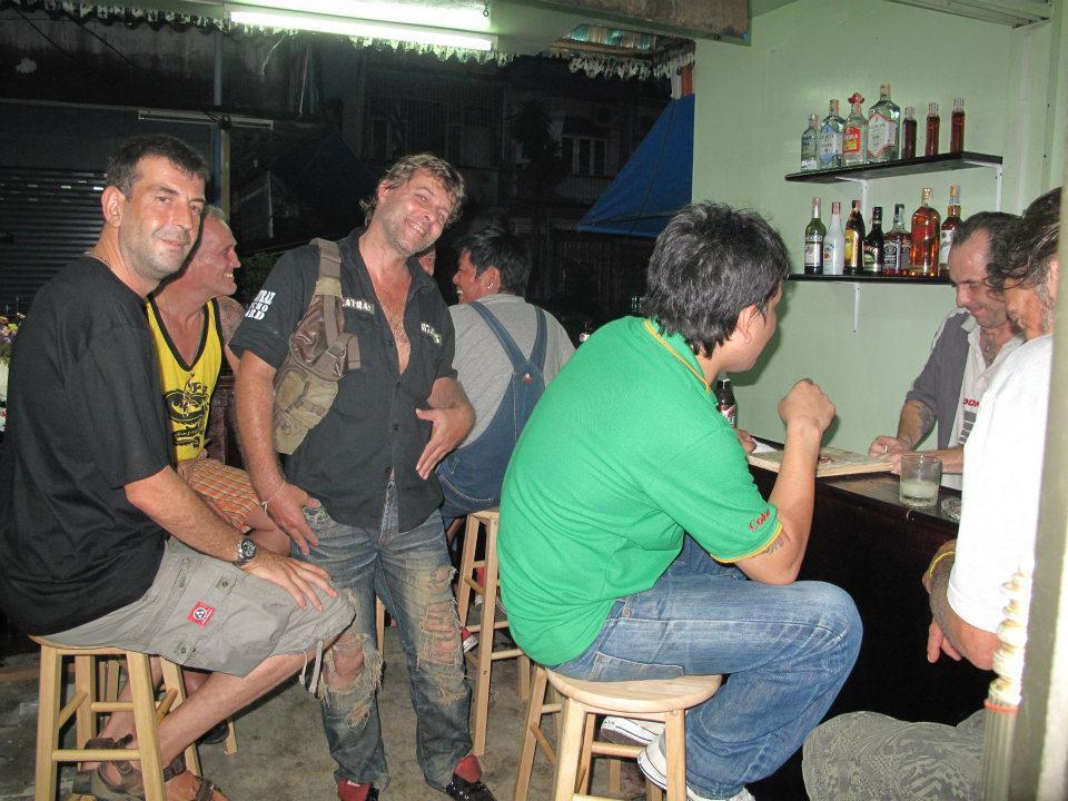 A.T Guesthouse バンコク都 エクステリア 写真